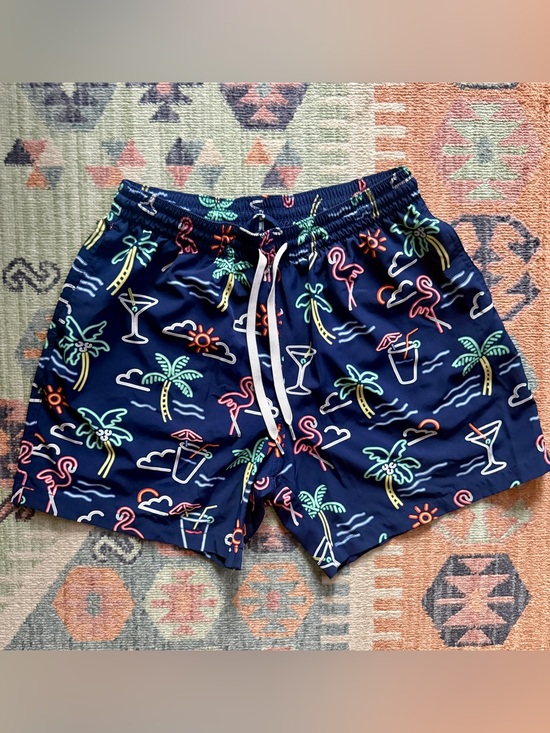 chubbies Other - Chubbies Men’s Tropical Flamingo Swim Trunks Navy 5.5” Inseam